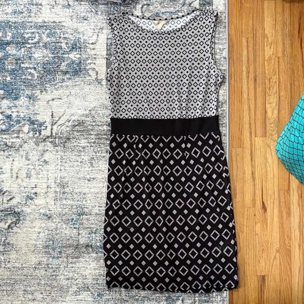 Banana Republic Gray and Black Patterned Dress